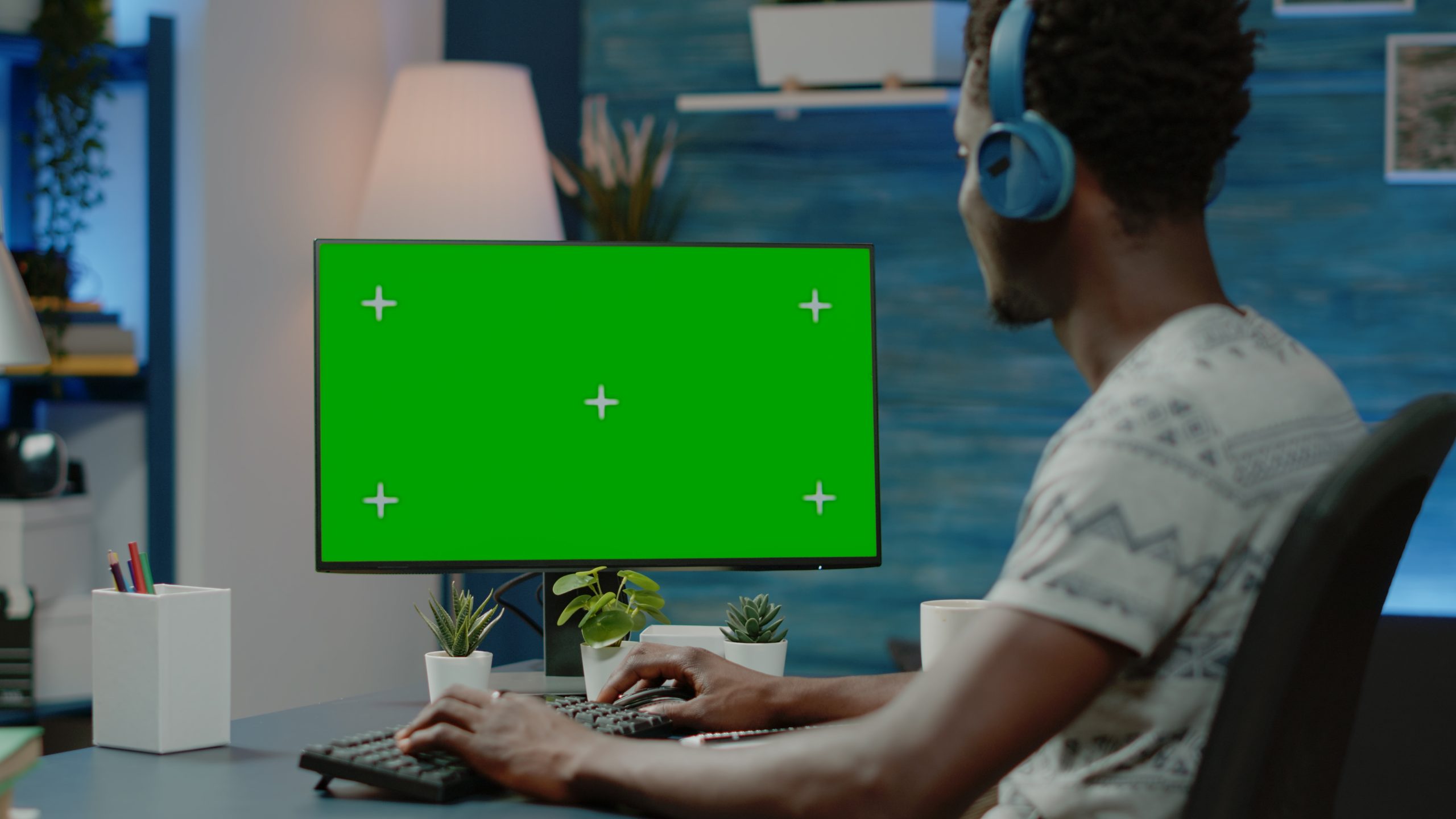 The Psychology of Backdrop Selection: How Viewer Perception Is Affected by Green Screen Option