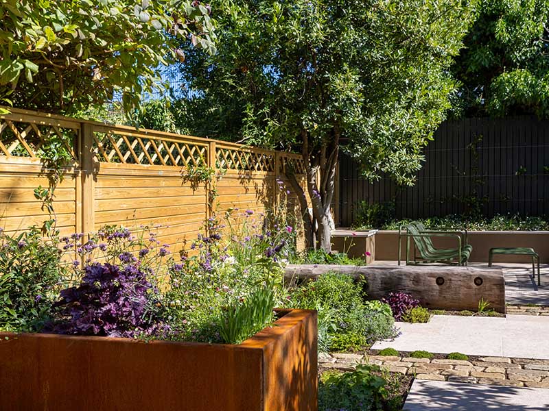 Enhancing Your Outdoor Space: Top Fencing Trends