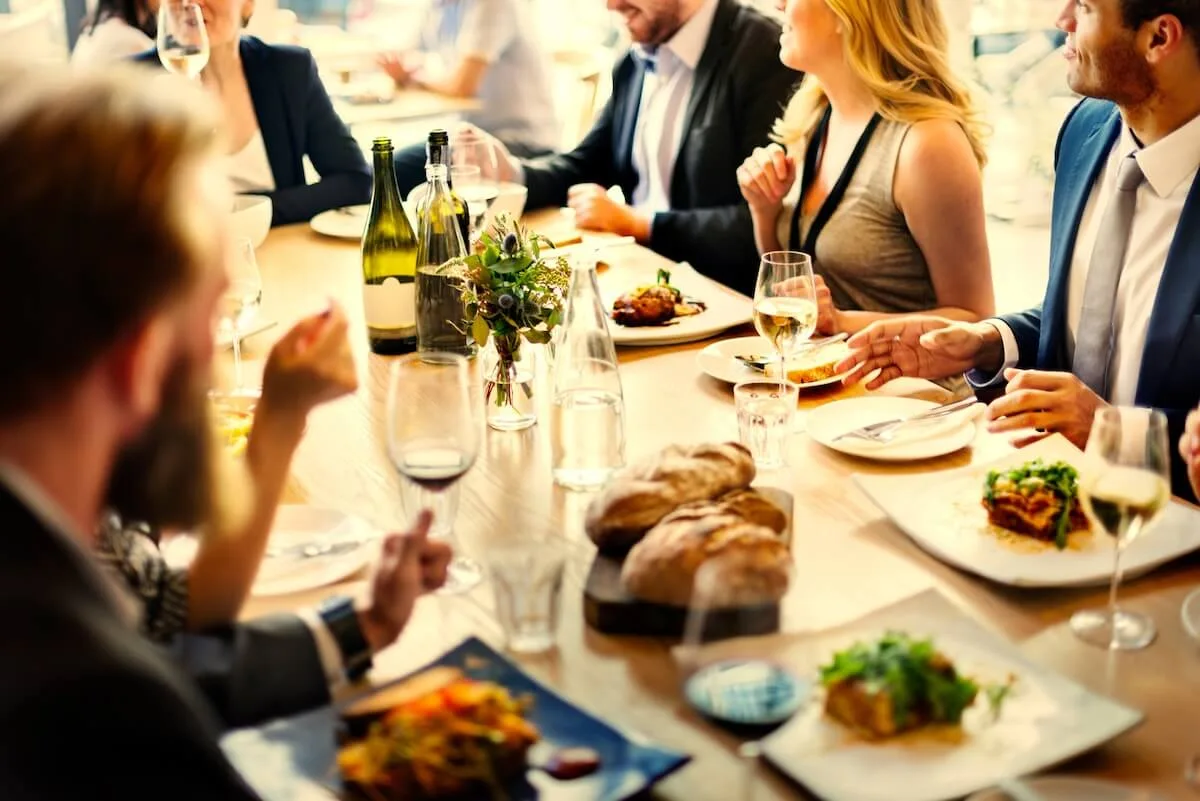 Private Dining for Large Groups at a Restaurant: Tips and Tricks